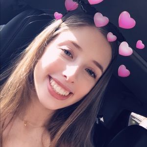 Meet your Posher, Kayla